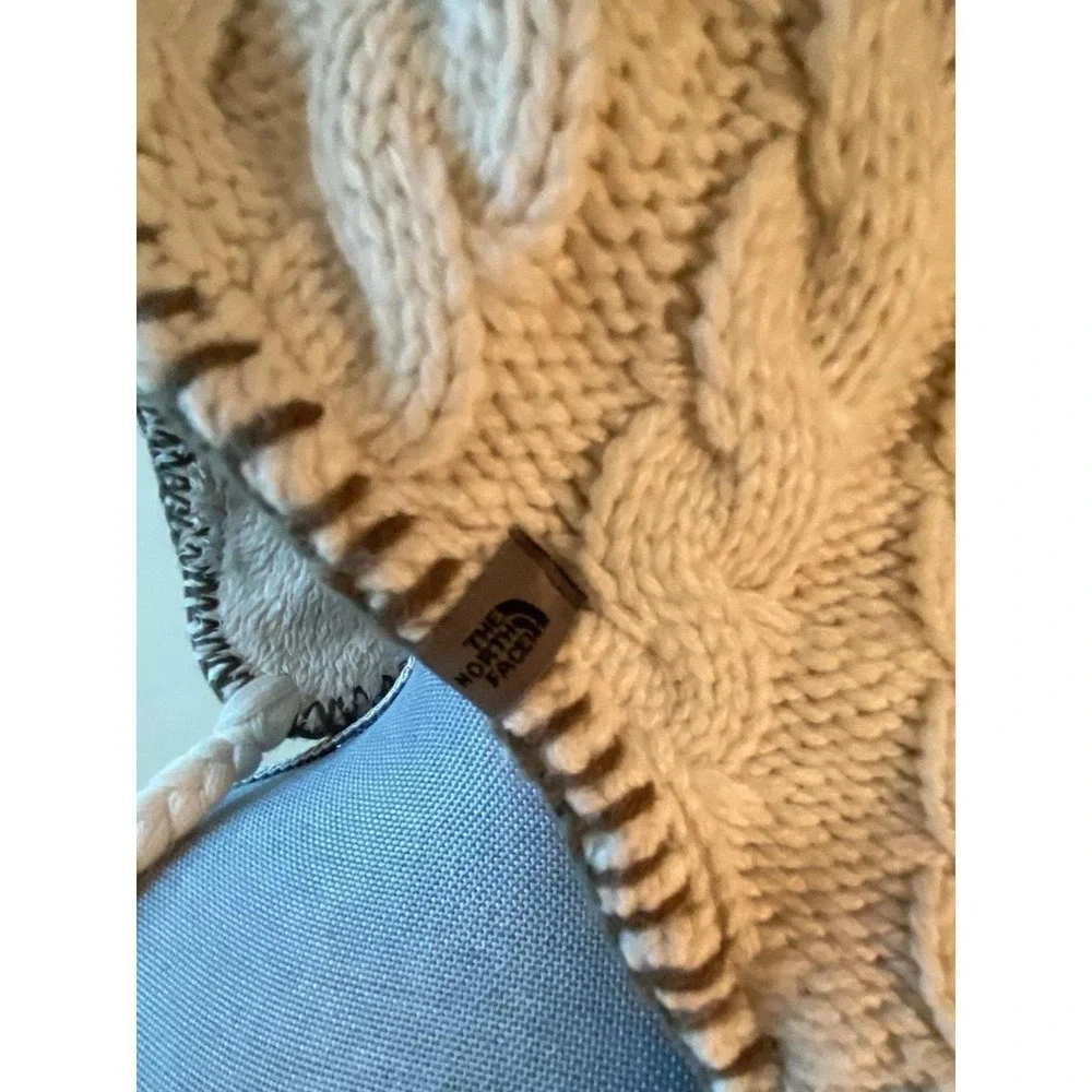 North Face Hat Beanie Pompom Women OSFM Cream Cable Knit Y2K s23